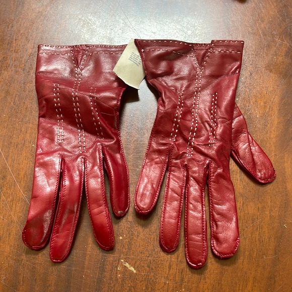 Ann Taylor red leather nwt 6half size gloves - Picture 1 of 2